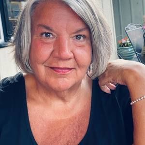 Meet your Posher, Deborah